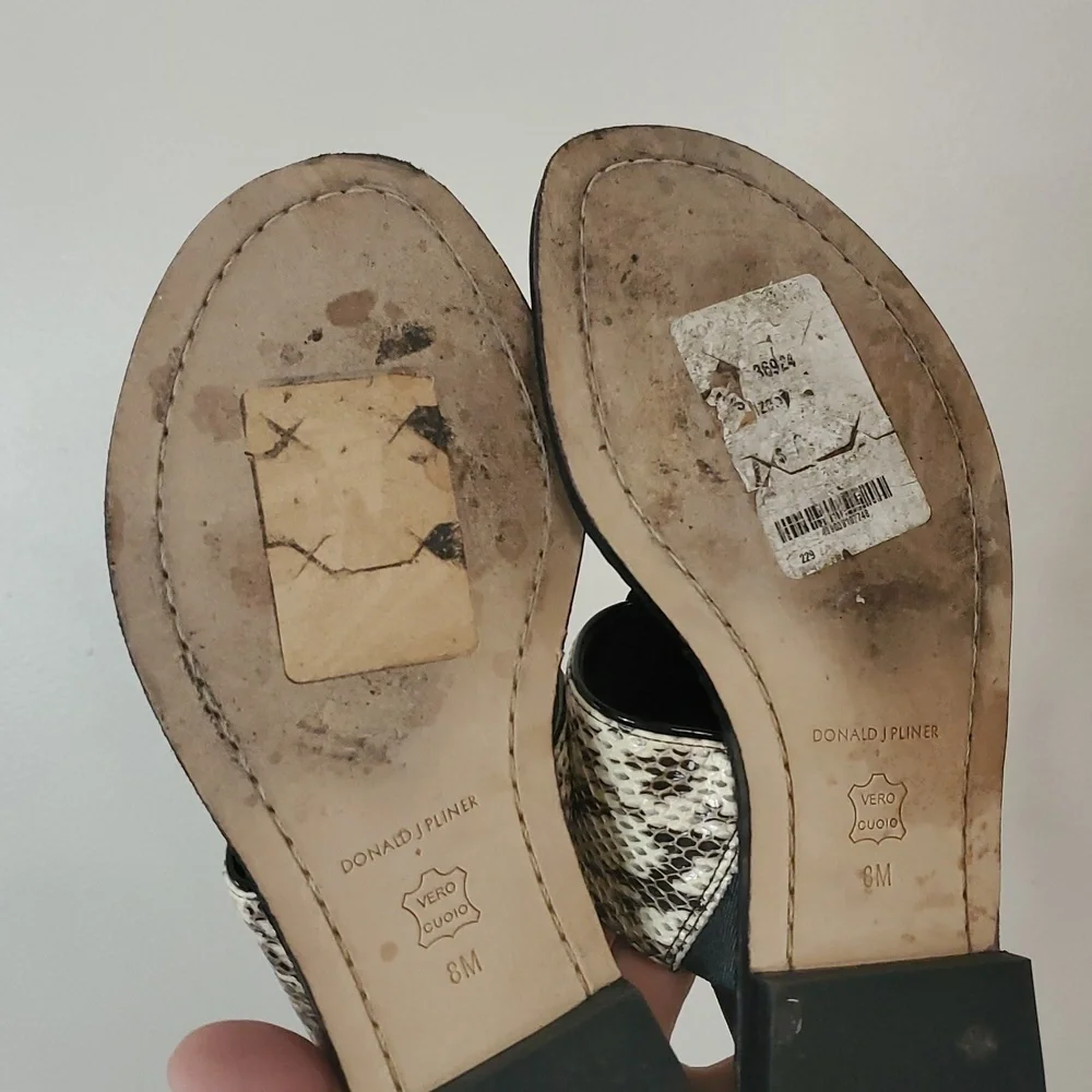 Donald J Pliner Lacy SP Animal Printed Sandals Size 8 Ankle Strap Stud Details